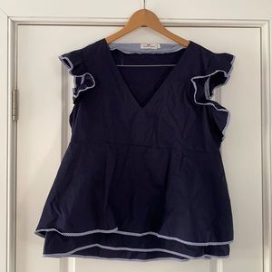 Vineyard Vine pleated Navy shirt